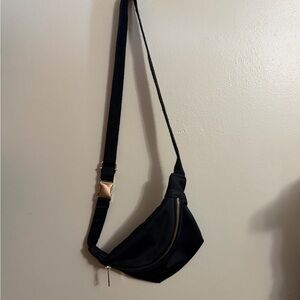 Pink Lily Black Crossbody Bag